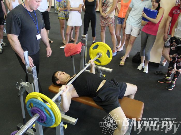 Народный жим в «С-Фитнес»
