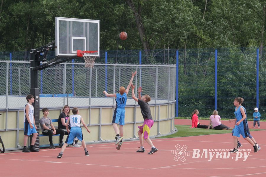 Сегодня Великие Луки отмечают День молодежи и Всероссийский олимпийский день (ФОТО)