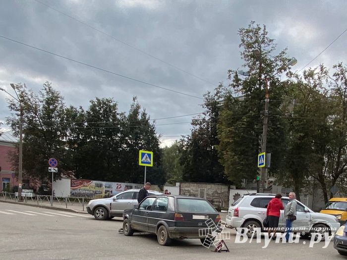 ДТП на перекрёстке Ленина-Некрасова (ФОТО)