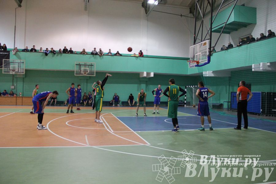 Команда «Экспресс» стала обладательницей Кубка г. Великие Луки по баскетболу