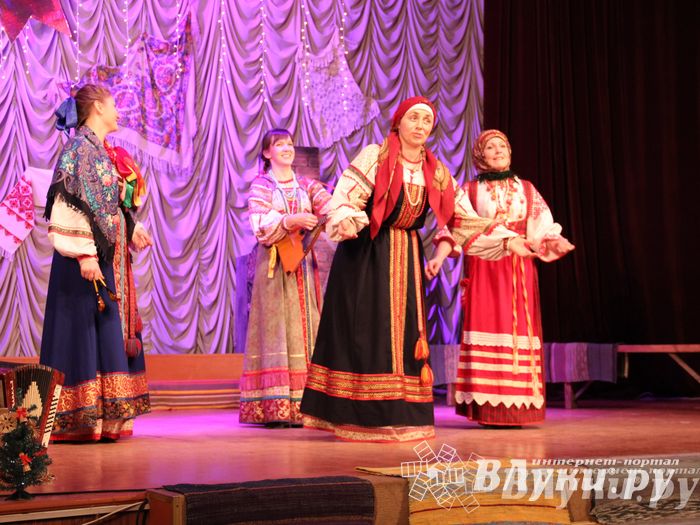 Рождественский концерт ансамбля «Заряница» прошел в Великих Луках (фото)