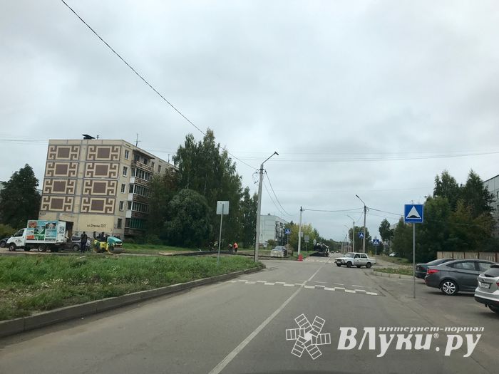 На ул. Пескарёва приступили к асфальтированию тротуара (ФОТО)