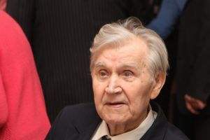 Вера Емельянова поздравила с 90-летием ветерана Великой Отечественной Алексея Рыбакова (фото)