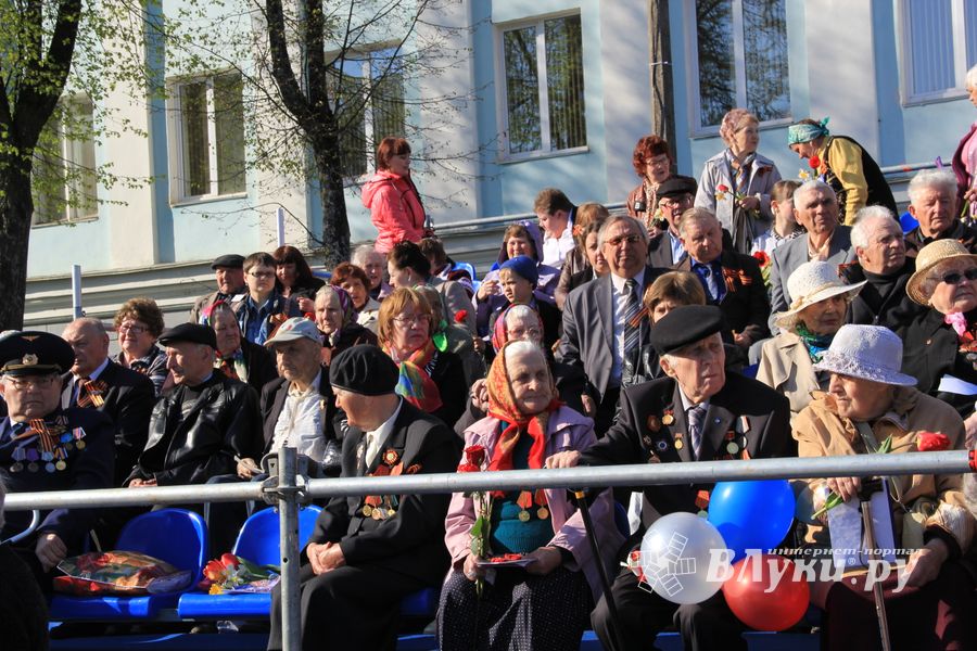 Великие Луки отмечают День Победы