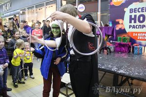 В ТЦ «Апельсин» прошла весенняя ночь распродаж