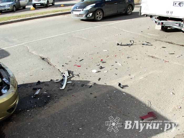 Пр-т Октябрьский не поделили великолучанин и пскович (ФОТО)