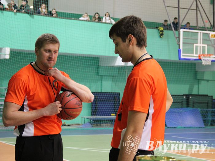 В Великих Луках прошли финальные игры муниципального этапа «КЭС-Баскет» (фото)