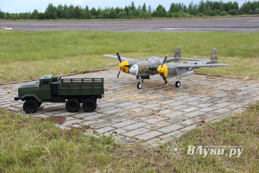 В Великих Луках проходит 7-й Фестиваль авиамодельного спорта (ФОТО)