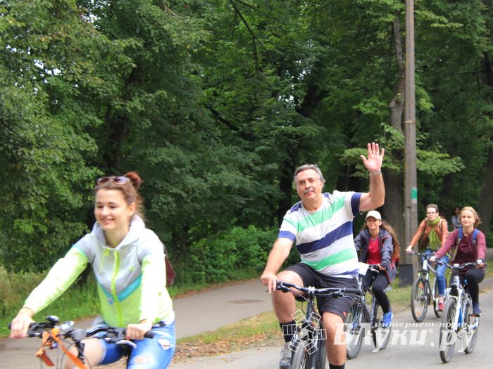 В Великих Луках прошёл Велопарад (ФОТО)