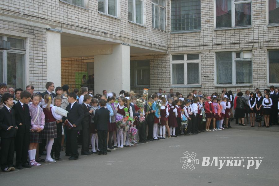 Сегодня в городе проходят последние звонки