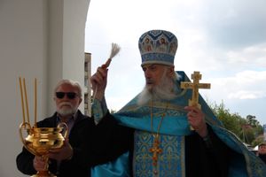 Новую часовню Покрова Богоматери освятили сегодня в заречном районе Великих Лук (ФОТО)