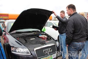 В Великих Луках прошла автомобильная ярмарка