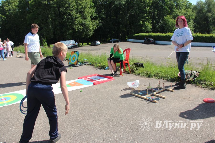 День защиты детей отметили в Великих Луках (ФОТО)
