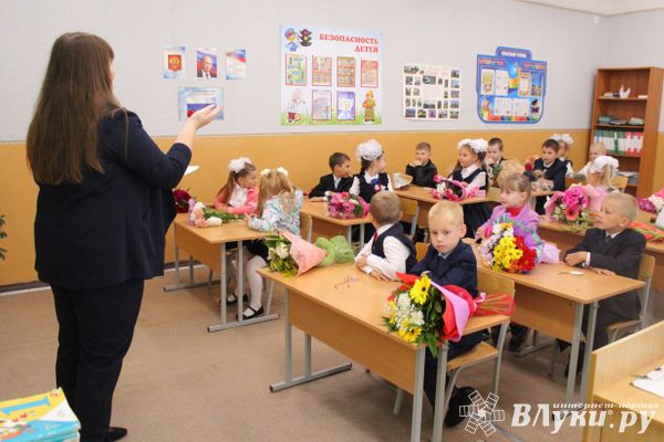 Принудительной вакцинации педагогов не будет