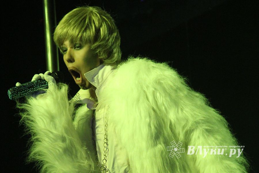 Радиостанции «Авторадио Великие Луки» и «Европа Плюс Великие Луки» отметили свой профессиональный праздник (фото)