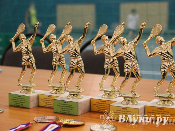 В Великих Луках прошло Первенство по большому теннису (фото)