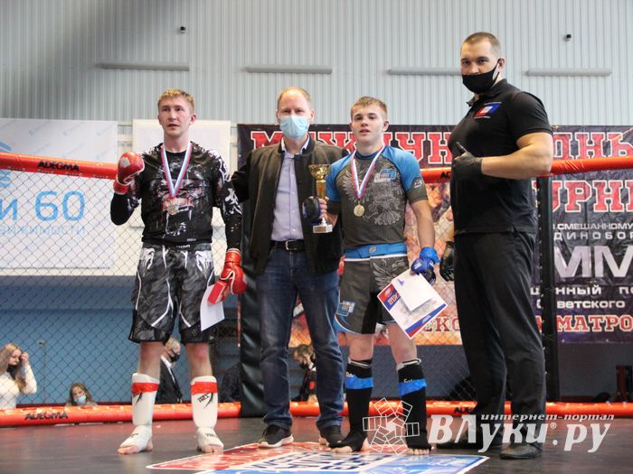 В Великих Луках прошел кубок по смешанному боевому единоборству (ФОТО)