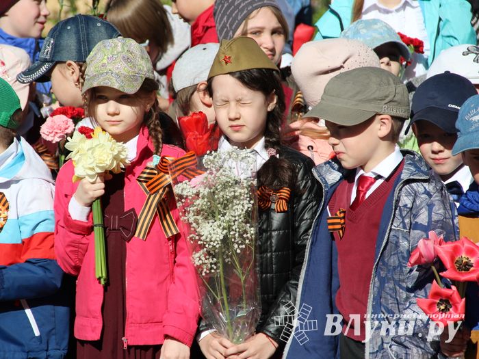 Юные великолучане почтили память бойцов Великой войны (ФОТО)