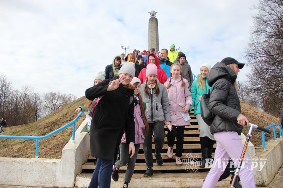 Великолучане присоединились к Всероссийской акции по ходьбе (ФОТО)