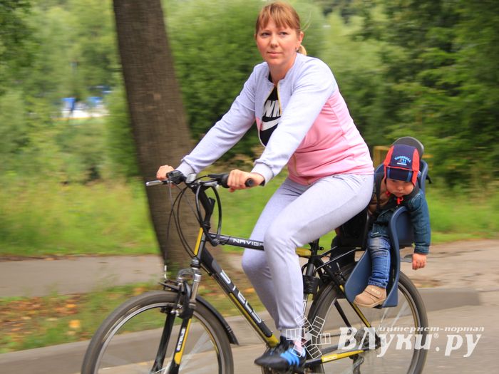 В Великих Луках прошёл Велопарад (ФОТО)