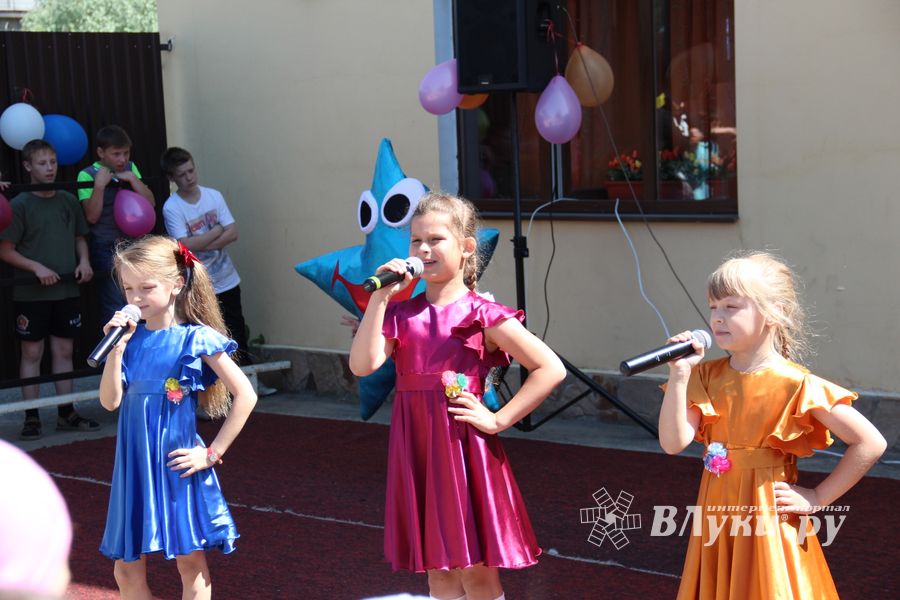 В Великих Луках отмечают День защиты детей 