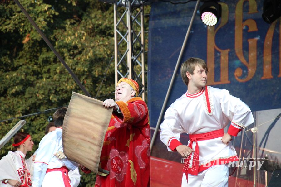 Людмила Чурсина и Пелагея поздравили Великие Луки с 850-летием (ФОТО)