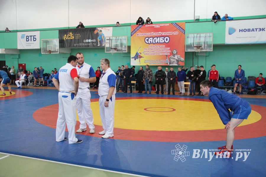 Самбисты поборолись на крупном турнире в Великих Луках (ФОТО)