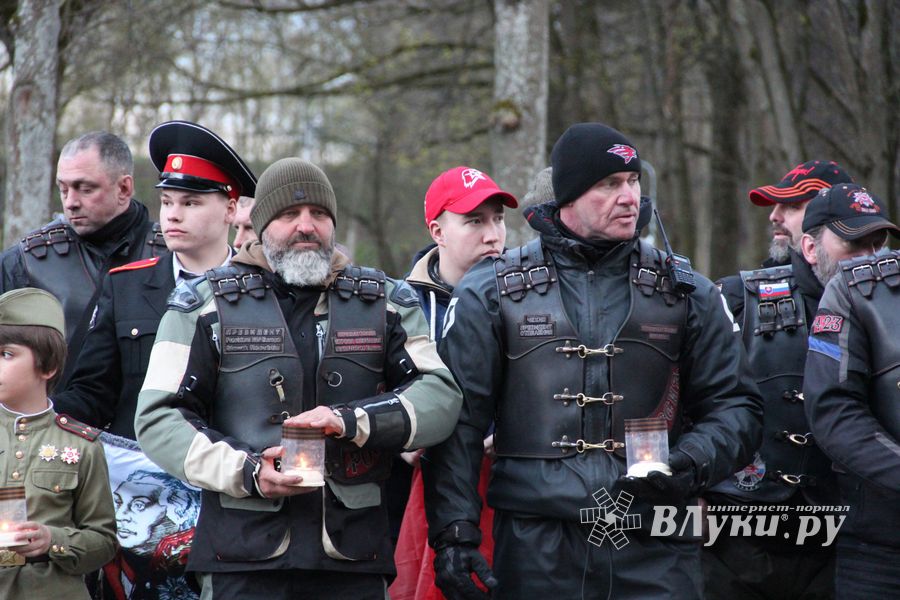 Великие Луки посетили участники мотомарша «Дороги Победы 2021 — дорога домой!» (ФОТО)
