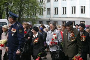 В Великих Луках прошел Военный парад