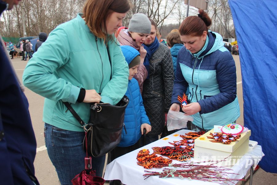 В Великих Луках прошла универсальная ярмарка «Весна-2019» (ФОТО)