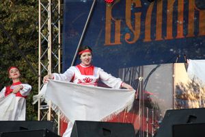 Людмила Чурсина и Пелагея поздравили Великие Луки с 850-летием (ФОТО)