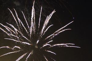 9 мая в Великих Луках. Шествие и салют