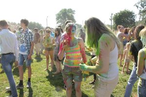 Яркие эмоции «ColorFest» в Великих Луках (ФОТО)