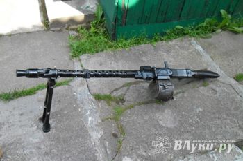 В Невеле у местного жителя полицейские изъяли пулемет, пистолет и другие боеприпасы 