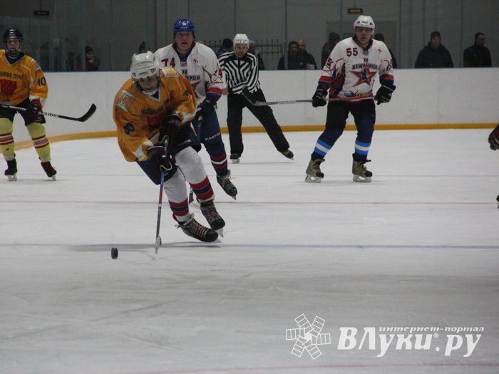 В Великих Луках сторатовал Открытый Чемпионат города по хоккею (ФОТО)