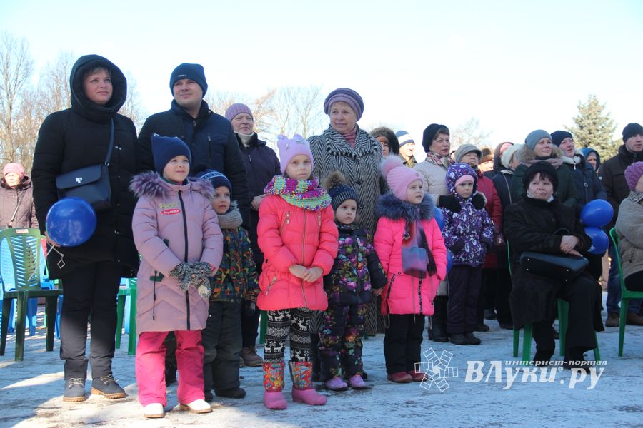 В Великих Луках широко отметили Масленицу (ФОТО)