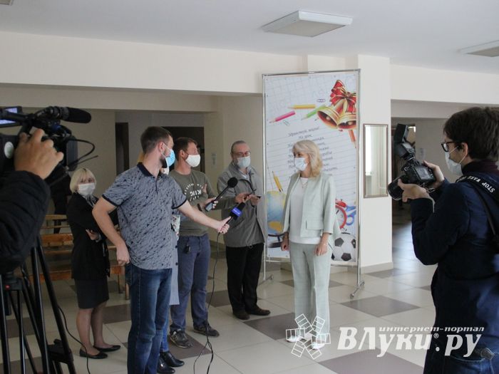 Великолукские школы готовы к атаке COVID-19