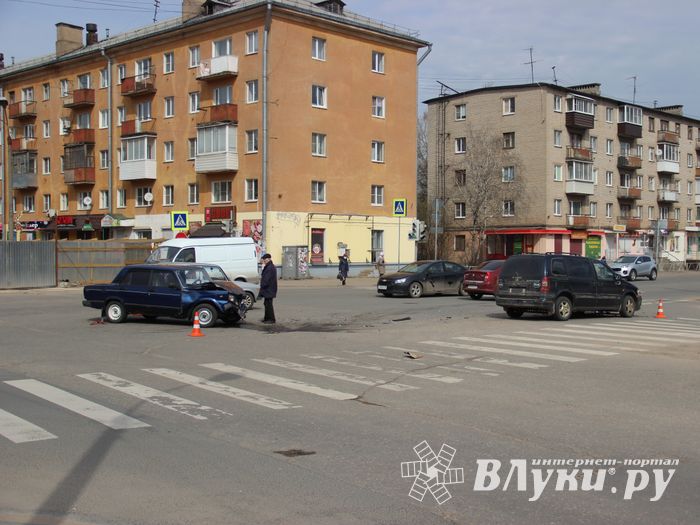 ДТП на перекрёстке Ленина-Дьяконова (ФОТО)