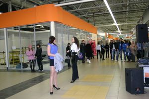 Торговый центр «Апельсин» поздравил прекрасных дам с праздником весны