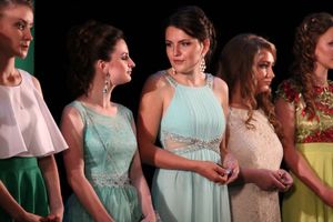 Великолуких выпускников наградили (ФОТО)