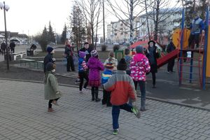 Весёлое шоу на площади Калинина в Великих Луках (ФОТО)