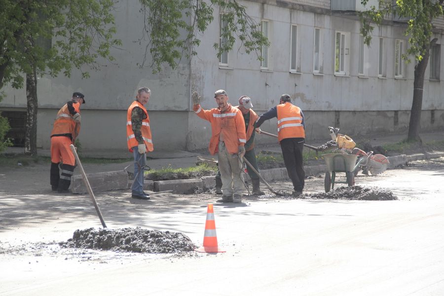 В Великих Луках на три дня закрыта ул. Вокзальная (ФОТО)