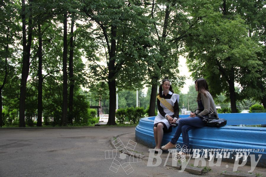 «Последний звонок» в школах Великих Лук