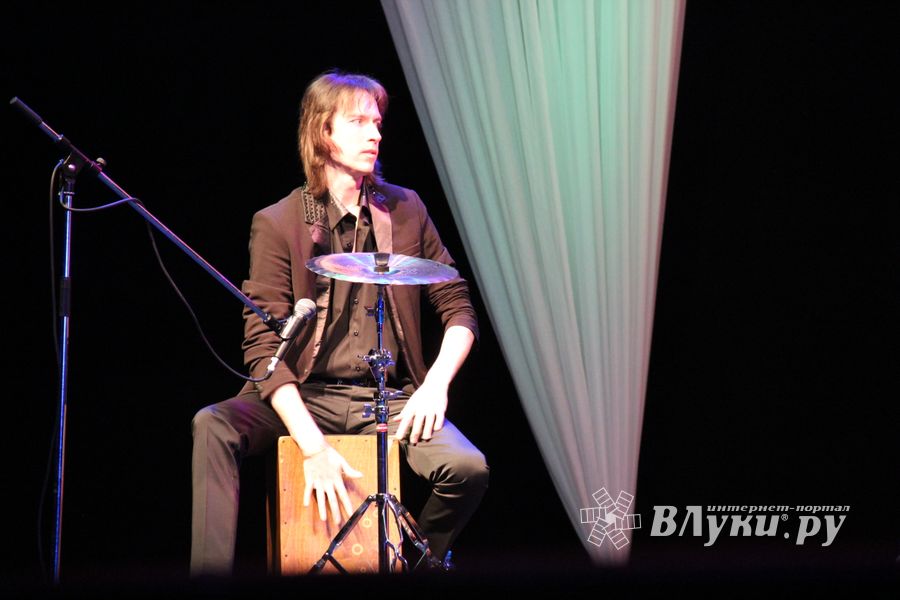 Музыканты De Las Llamas на сцене ДК ЛК 