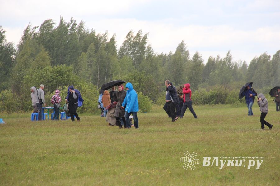 В Великих Луках проходит 7-й Фестиваль авиамодельного спорта (ФОТО)