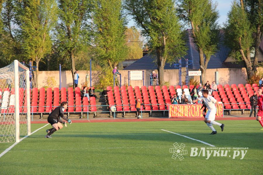 Обидный гол в воротах «Луки-Энергии» (ФОТО)
