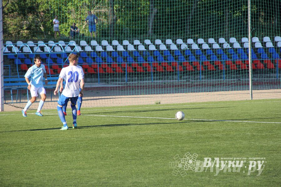 В Великих Луках состоялся матч Первенства СЗФО по футболу между командами «Луки-Энергия» и «Химик»