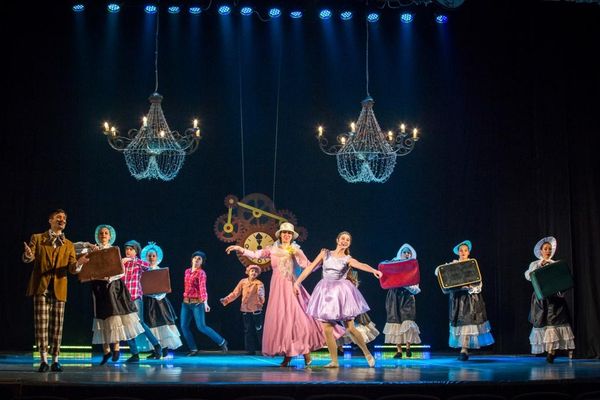 В ГДК им.Ленина состоялась премьера сказки «Скорый поезд: «Алиса - Страна чудес»» (ФОТО)