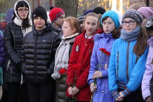 В школе №9 состоялось открытие мемориальной доски (фоторепортаж)