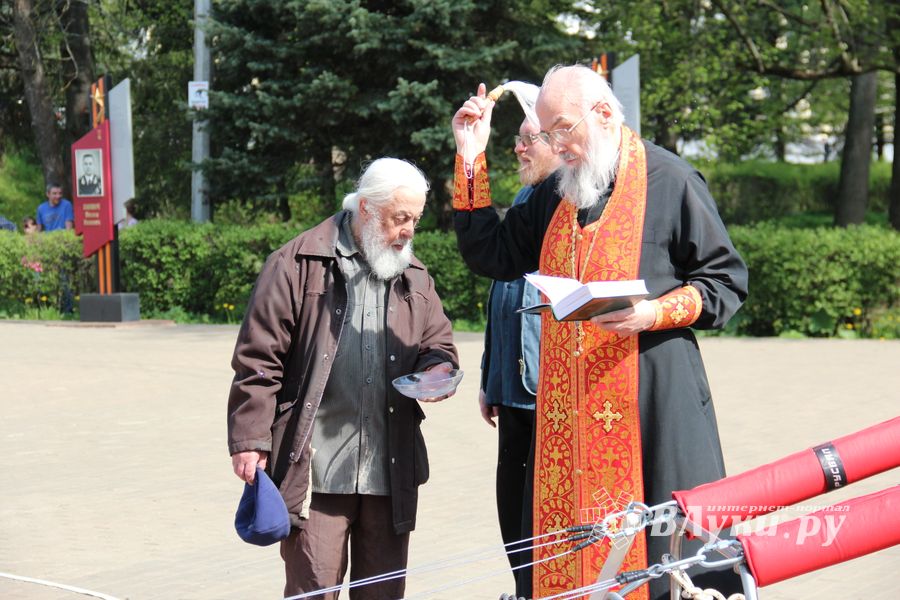 Шар, посвященный 850-летию города, поднялся над Великими Луками (ФОТО)